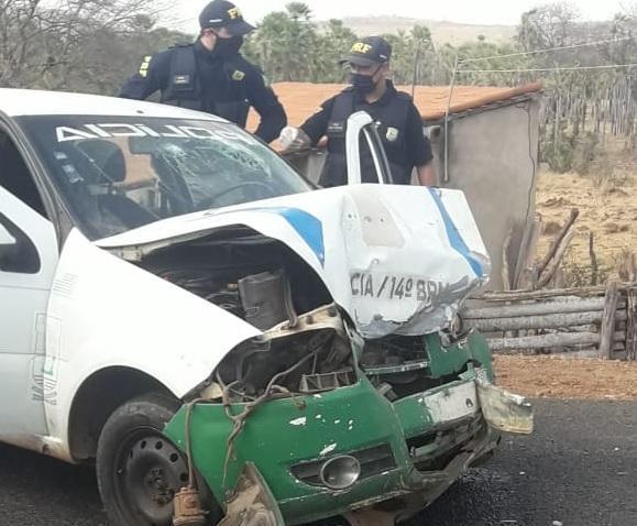 Viatura da PM se envolve em acidente e policial fica ferido