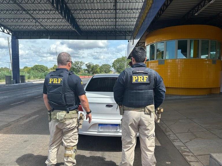 O motorista disse que adquiriu o carro em uma feira no Ceará