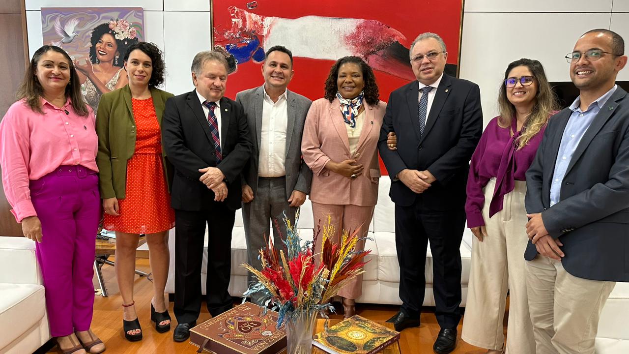 reunião com a ministra Margarete Meneses