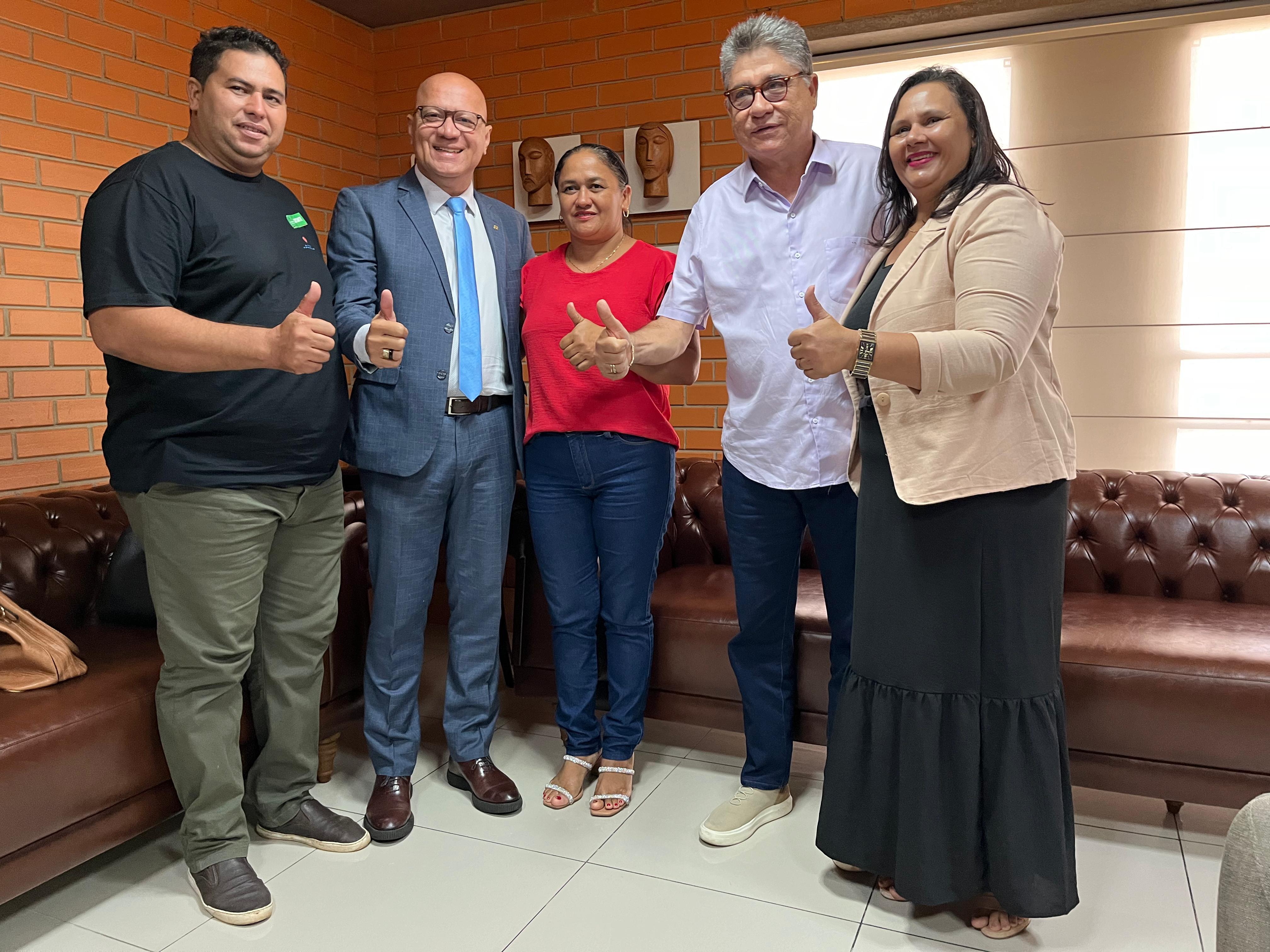 Franzé firma apoio a Cleia Abreu para prefeita de Barro Duro