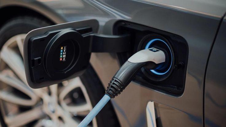 Cabo de eletricidade no bocal
