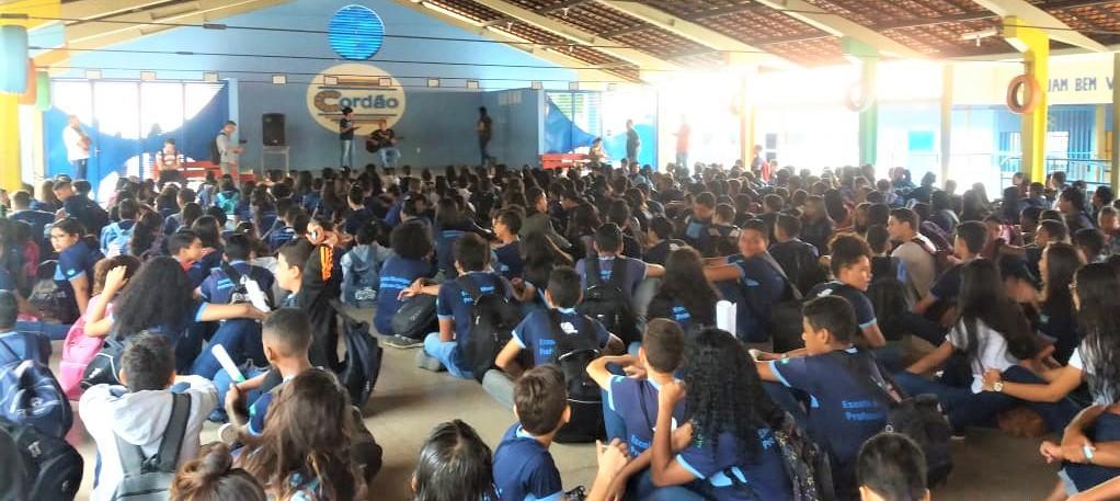 Alunos fazem homenagens a Teresina pelos seus 167 anos