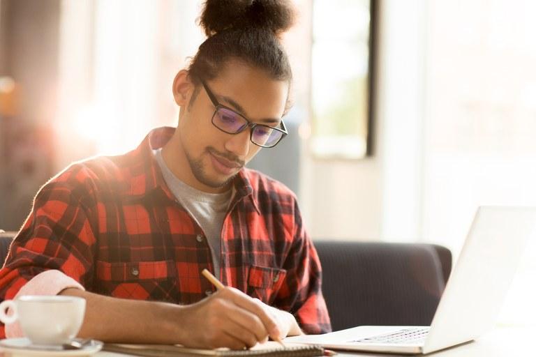A elaboração de um plano de estudos é essencial para uma preparação eficaz do concurseiro