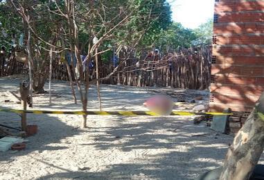 Policiais militares isolaram a cena