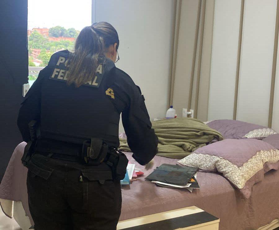 Polícia Federal durante buscas