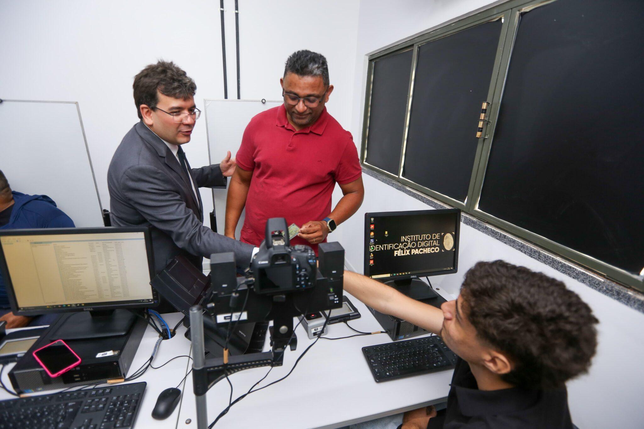 Governador Rafael Fonteles entrega reforma do Instituto de Identificação em Parnaíba