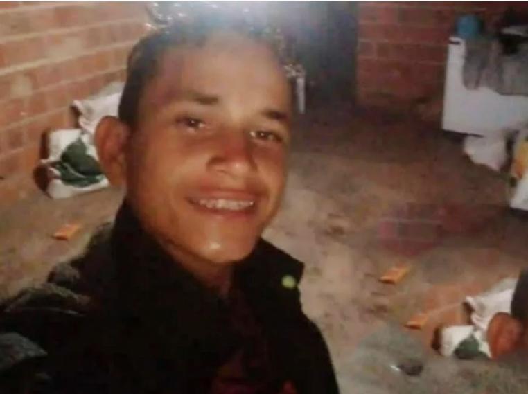 Carolos Adriano