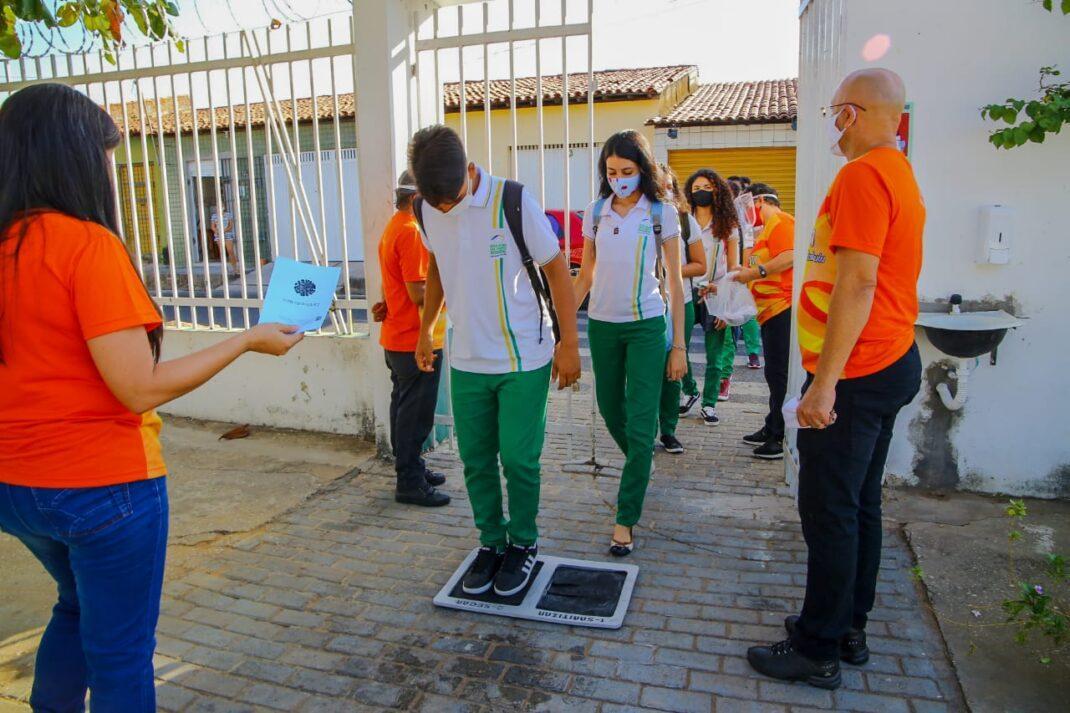 Escolas estaduais retomaram as aulas presenciais
