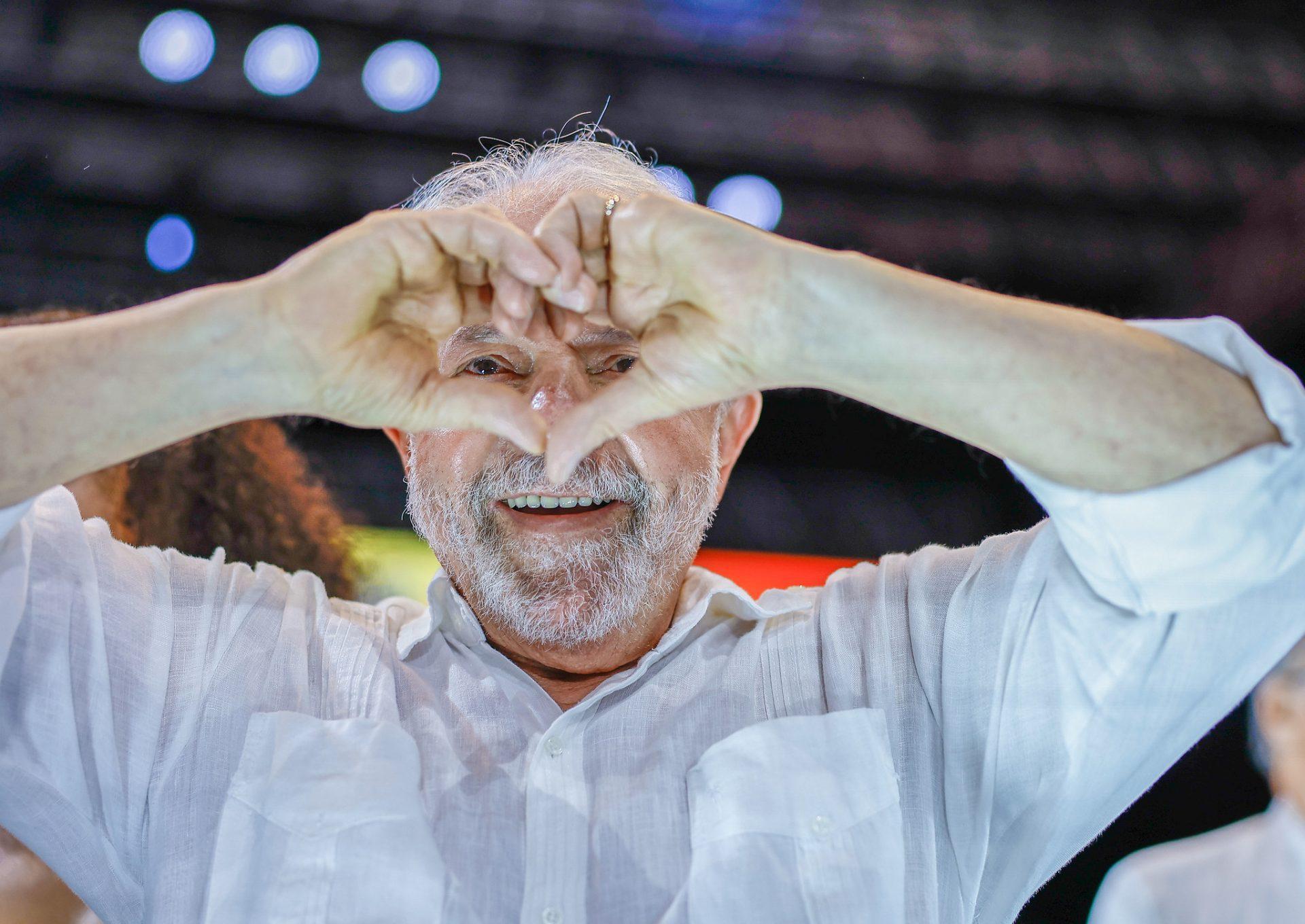 Lula é eleito novo presidente do Brasil