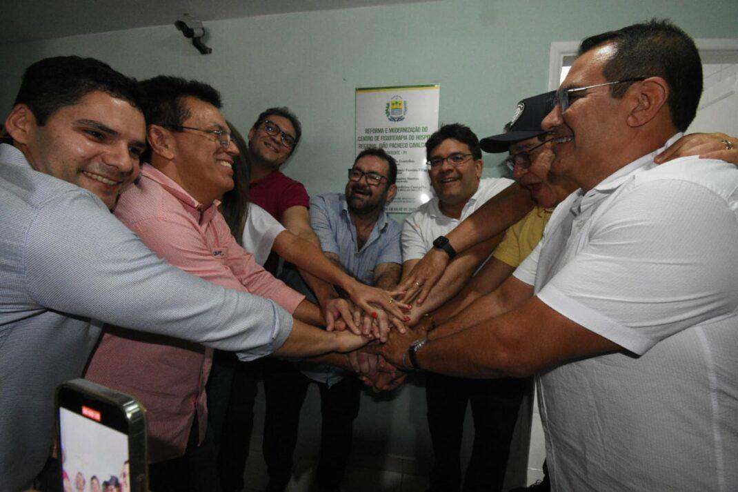 Rafael Fonteles no Hospital Regional de Corrente