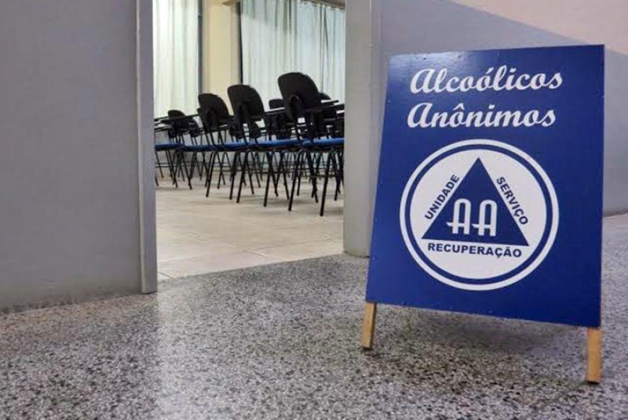 Grupo XVI de Agosto celebra 50 anos levando apoio a pessoas com alcoolismo