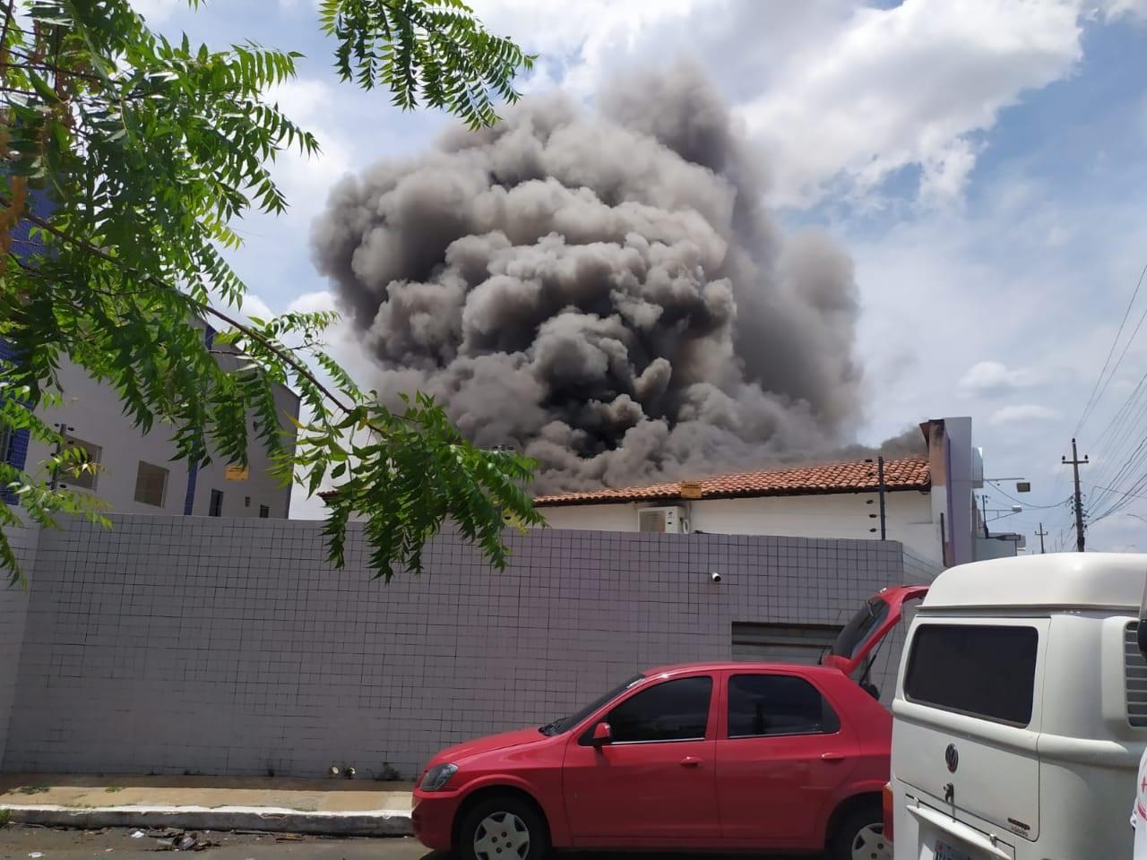 Cortina de fumaça assustou a população