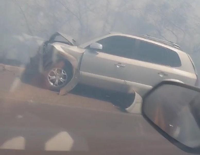 'Cortina de fumaça' próximo à Floriano causa acidente leve entre dois carros