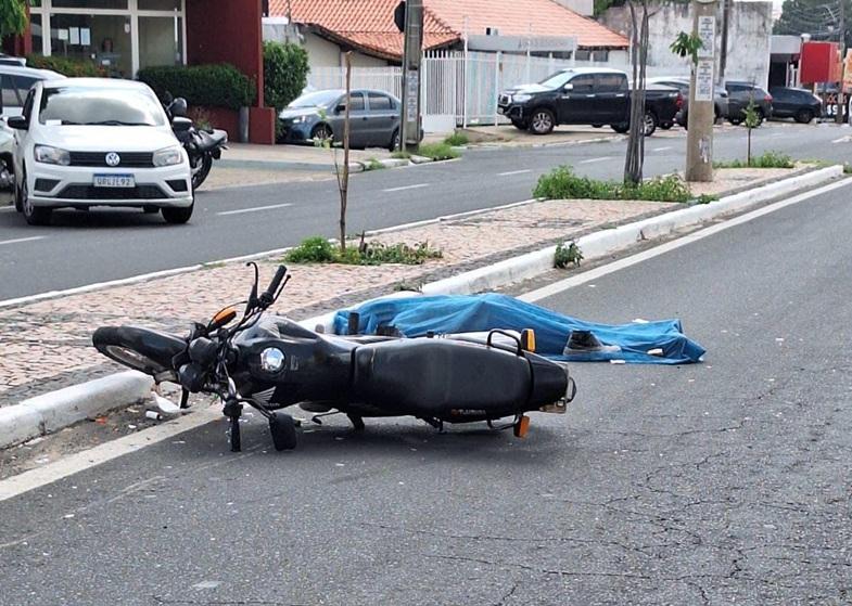 O ex-secretário não resistiu aos ferimentos e morreu no local