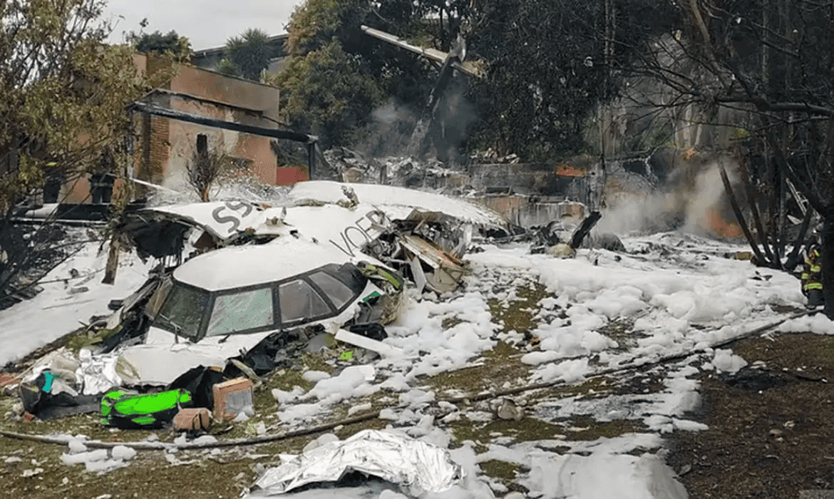 Destroços do avião da Voepass já estão na sede da companhia em Ribeirão Preto, São Paulo