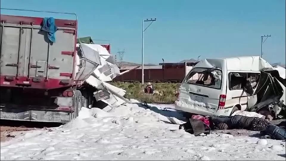 Acidente de ônibus na Bolívia deixa ao menos 14 mortos