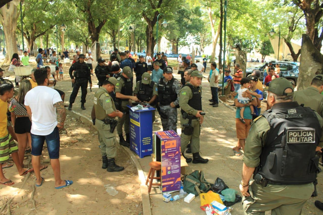 Operação Troia apreende celulares na Praça da Bandeira