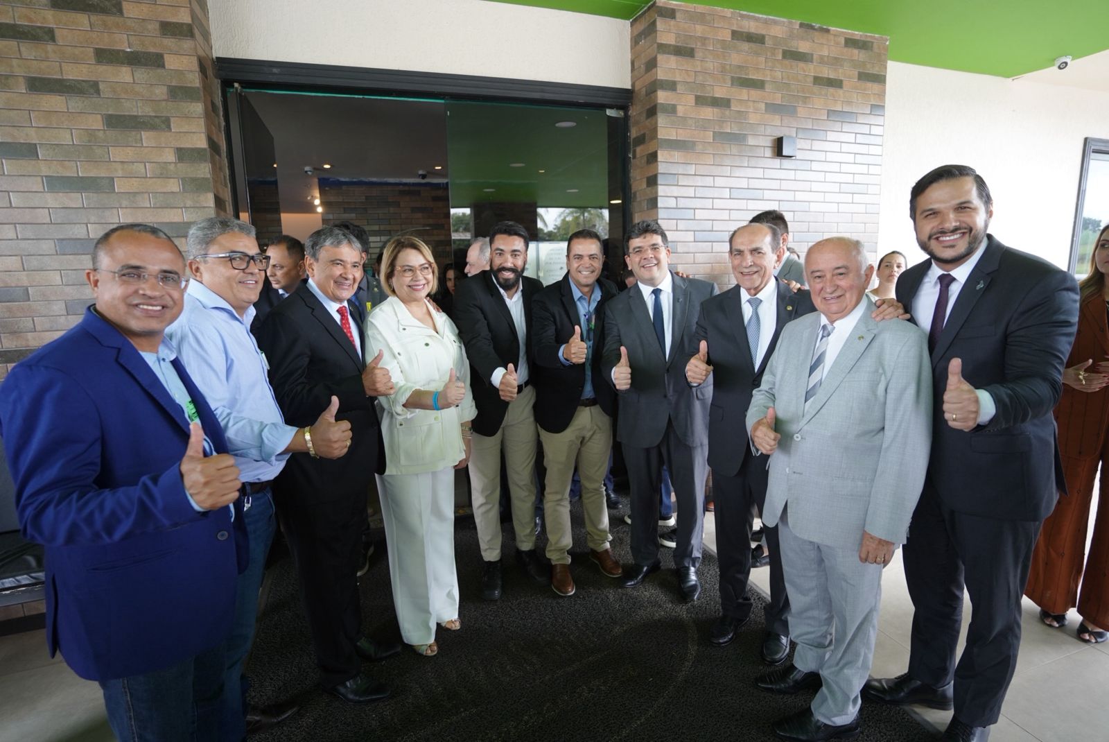 Rafael Fonteles participa de encontro com 100 prefeitos piauienses em Brasília