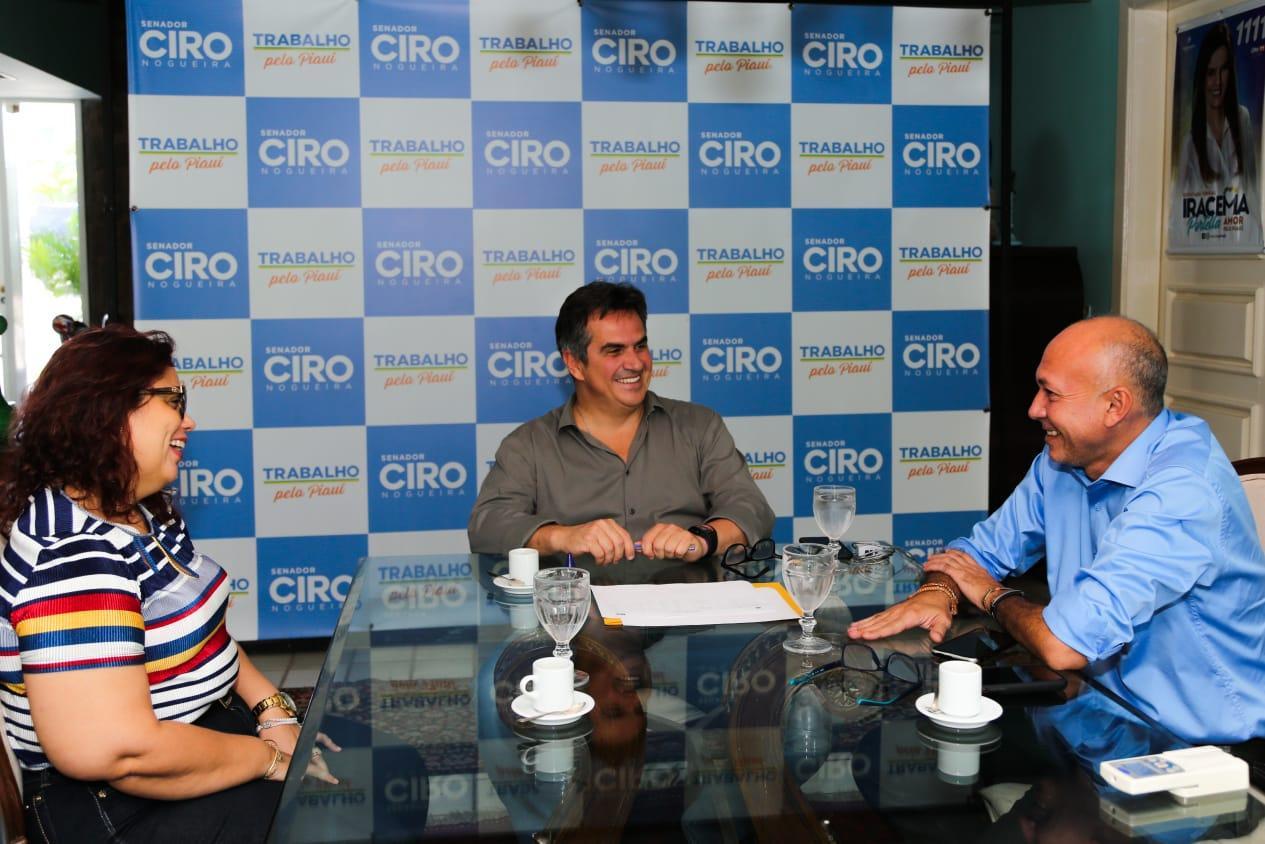 Reunião Prefeita de Altos Patricia Leal, com Ciro Nogueira e deputado Warton Lacerda (PT).