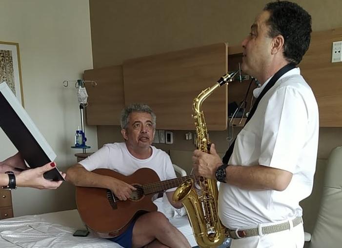 Alvaro Carneiro e seu médico do Sírio-Libanês