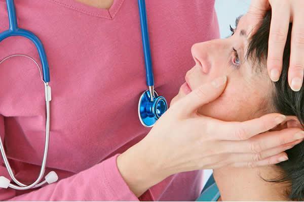 Em adultos, a doença falciforme pode ser detectada por meio do exame eletroforese de hemoglobina