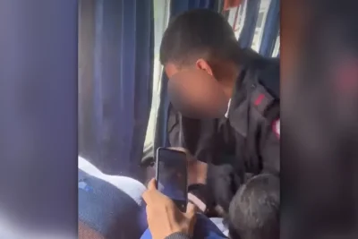 Vídeo: aluno de colégio da PM espanca e enforca colega dentro de van em Minas Gerais