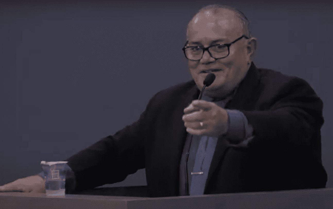 Antônio José Lira na tribuna da Câmara Municipal de Teresina