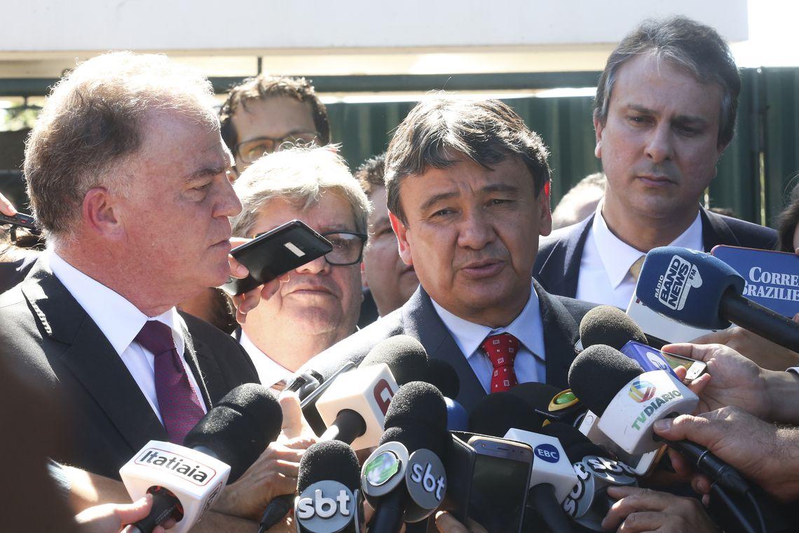 Governadores deixam a residência oficial de Rodrigo Maia