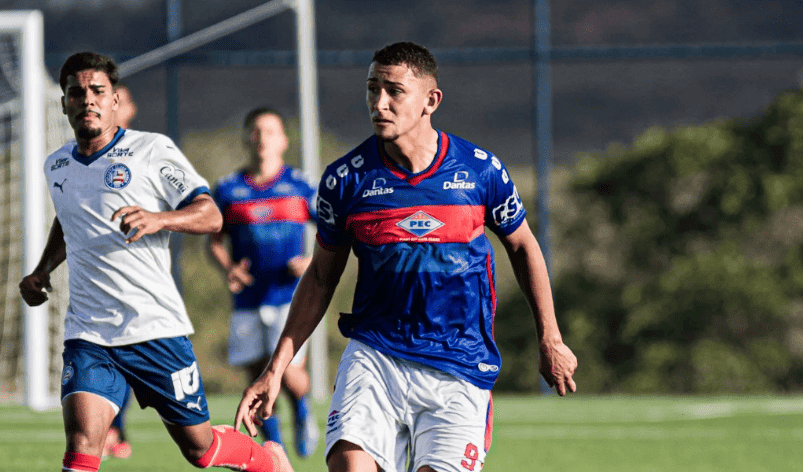 Jogador Antony Ylano, de 20 anos era atacante do Piauí Esporte Clube e morreu em um acidente em Altos