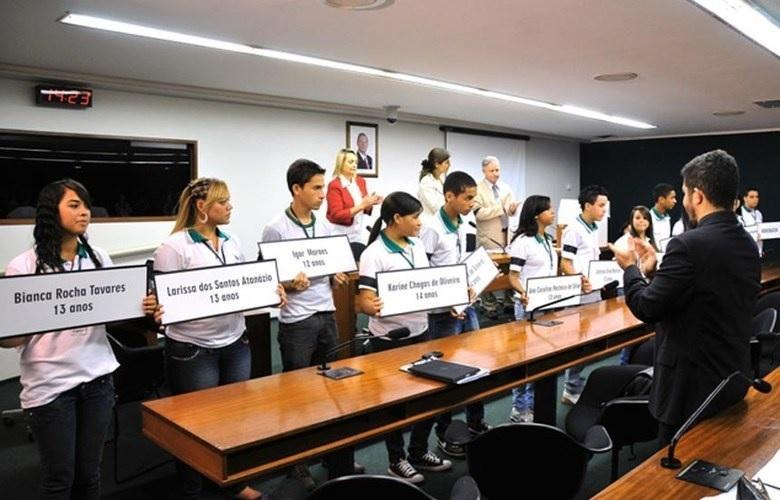 Jovens no senado