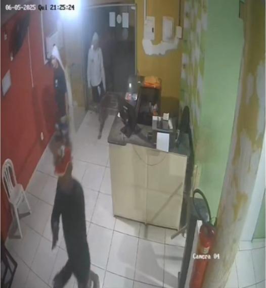 O crime aconteceu no bairro Pedra Mole