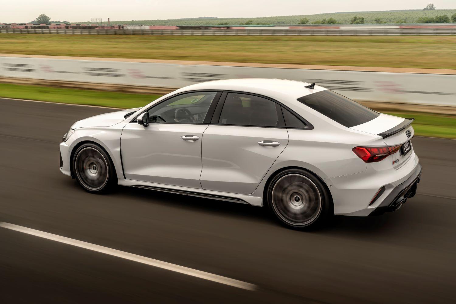 Audi RS 3 retorna ao Brasil com alta performance e tecnologia