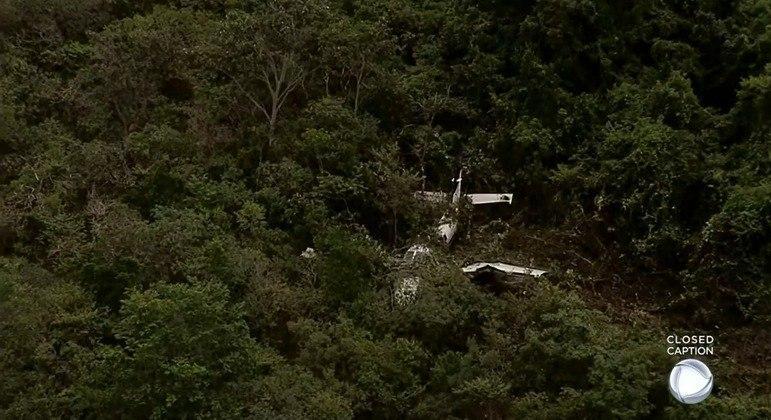 Avião cai na fazenda de Nelson Piquet