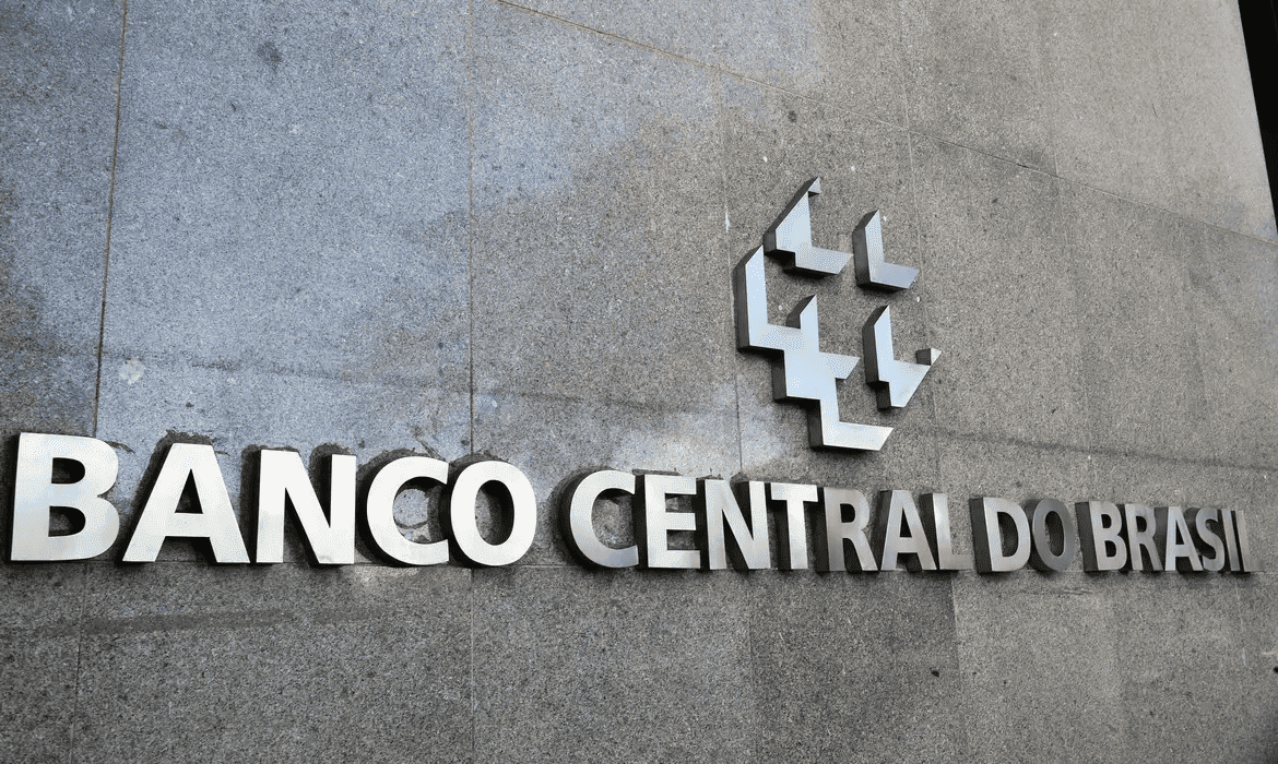 Mercado aumenta previsão da inflação de 4,1% para 4,12%, em 2024