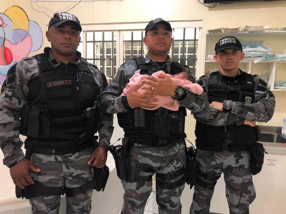 Bebê é encontrado abandonado em banheiro de bar em Piripiri