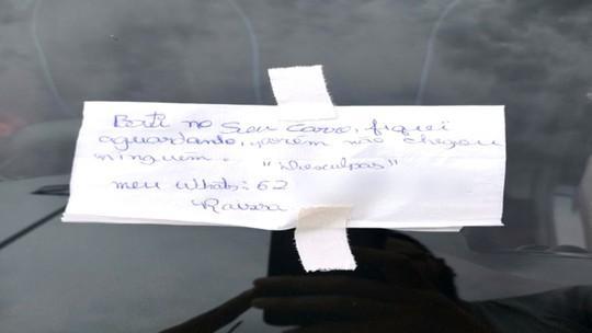 Bilhete no carro