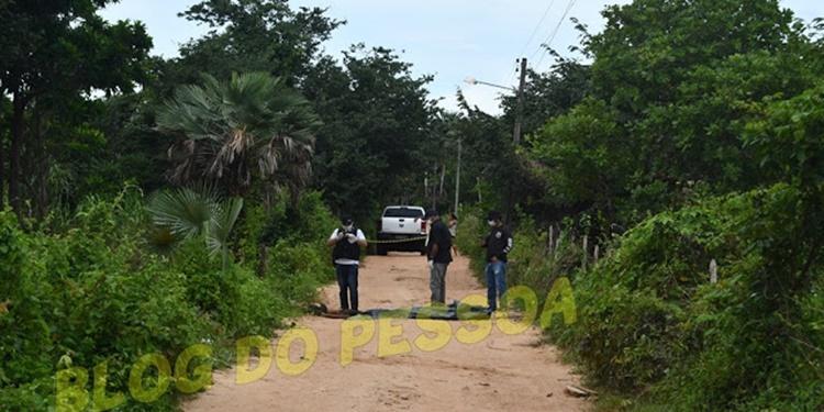 Corpo foi encontrado na Rua Companheiro José Alfre em Parnaíba
