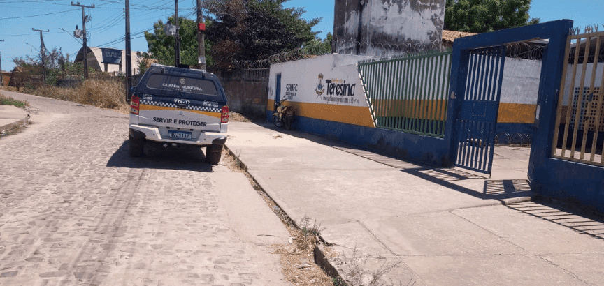A Guarda Municipal foi até a escola