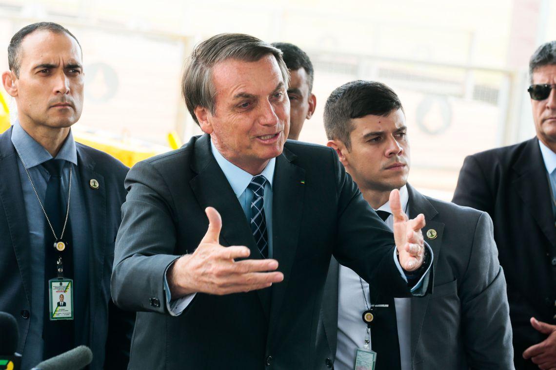 Novamente pressão popular e clamor das redes sociais faz Bolsonaro voltar atrás em medida impopular de seu governo