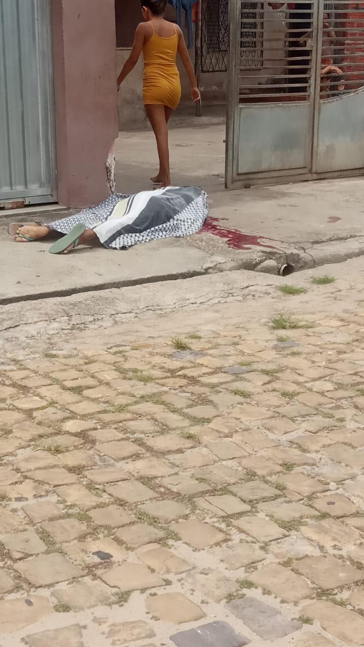 Assassinato no Deus Quer