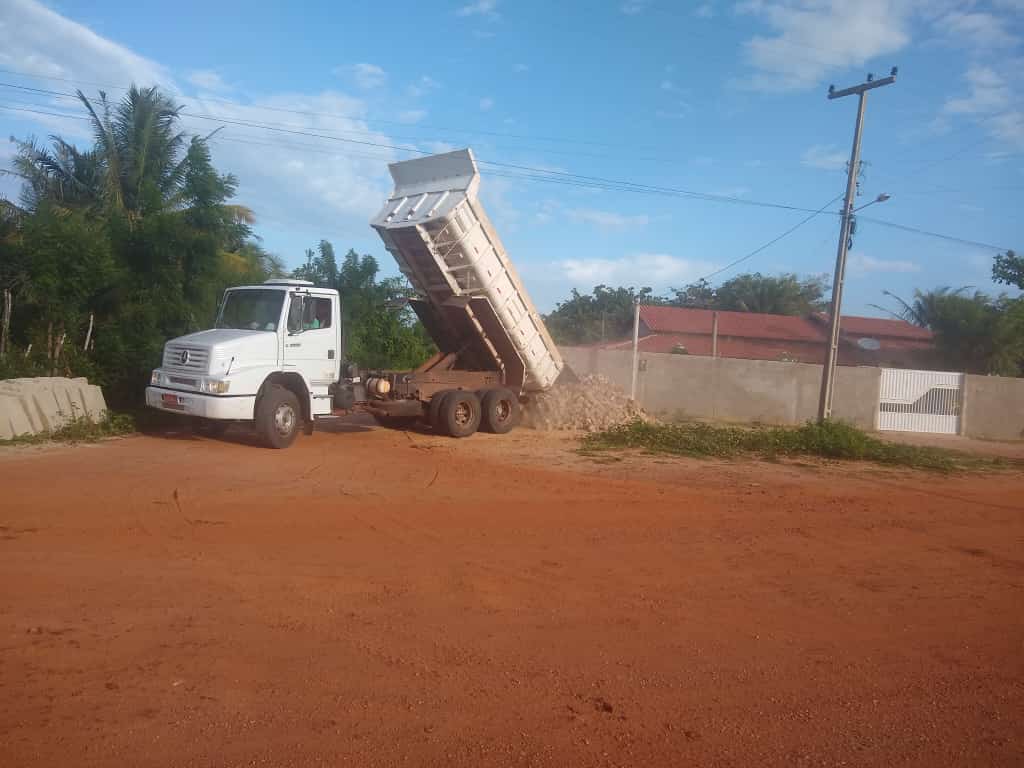 Calçamento no Povoado Carnaubais