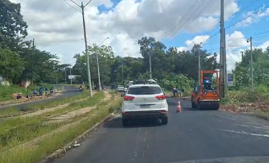 Obras feitas aos pedaços causam transtornos na avenida Presidente Kennedy