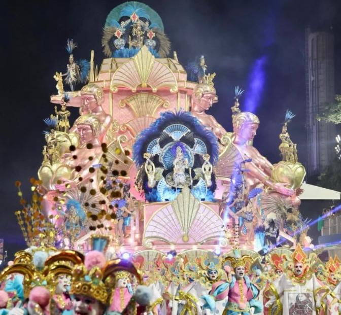 Rosas de Ouro volta a vencer após 15 anos