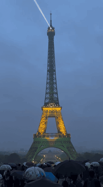 Torre Eifel fica verde e amarelo