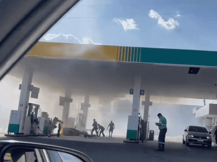 Bomba de combustível pega fogo na zona Sul de Teresina