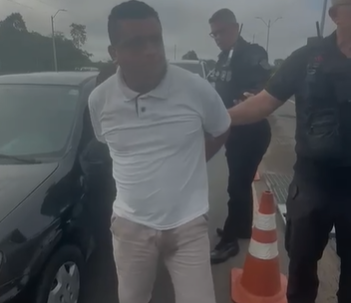 Vídeo: assassino de ex-sogra urina nas calças ao ser preso pela polícia em Teresina