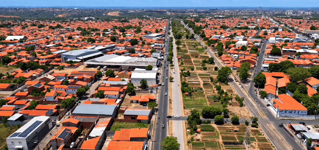 Agentes de trânsito estão no local orientando a população sobre as mudanças