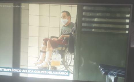 Jovem com deficiência aplicava golpes