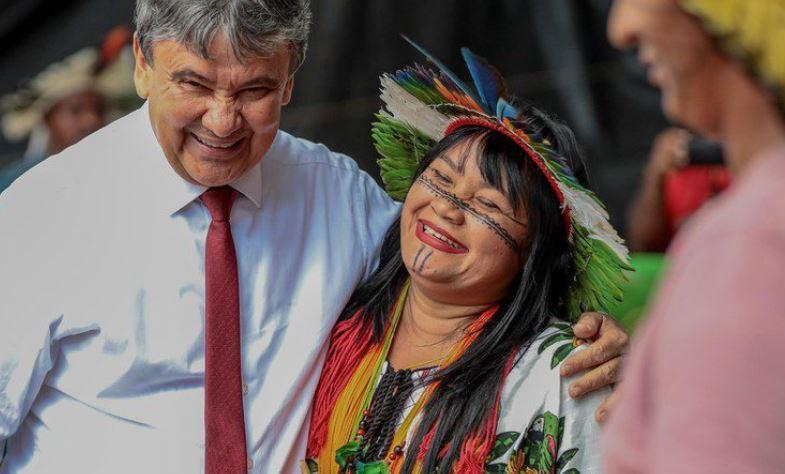 Wellington Dias anuncia R$ 190 milhões para ações sociais voltadas a povos indígenas durante o Acampamento Terra Livre, em Brasília