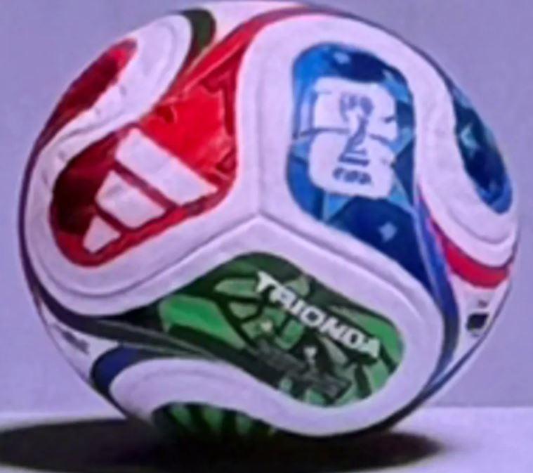 A "Trionda", possível bola oficial da Copa do Mundo de 2026, homenageia os países-sede — México, Canadá e Estados Unidos
